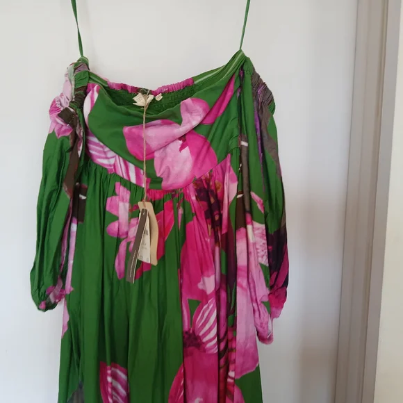 Elegant Floral Maxi Dress in Green and Pink - Picture 4 of 8
